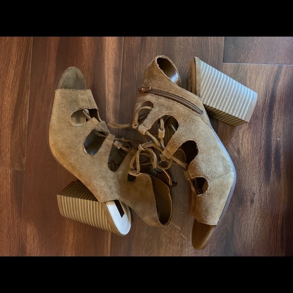 🍂SALE🍂 INC Brown Suede Leather Heeled Sandals Size 10 - Picture 7 of 14